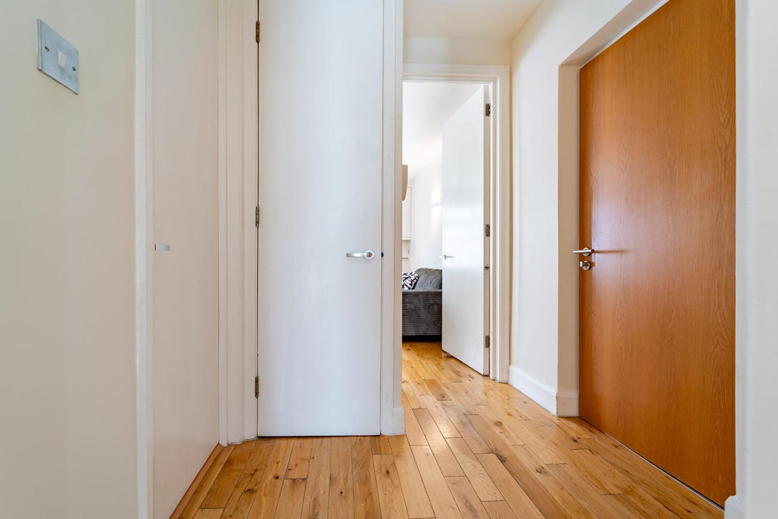 Spacious Apartment With A Balcony In Prime Location In Farringdon London Exterior photo